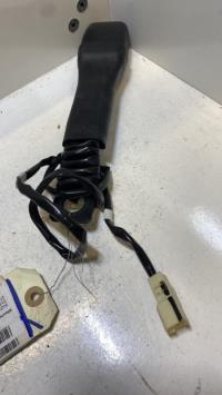 Attache ceinture avant gauche