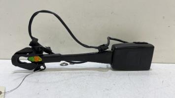 Attache ceinture avant gauche