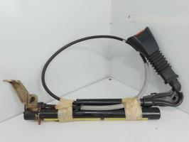 Attache ceinture avant droit