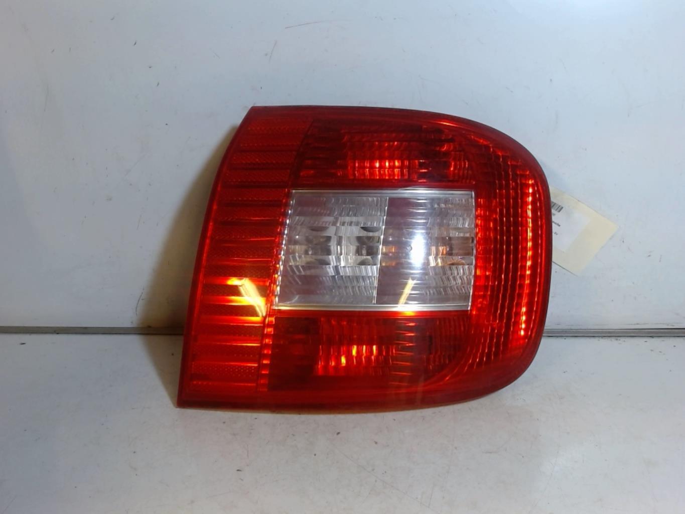 Fanale posteriore principale sinistro (luci)