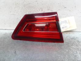 Luz trasera secundaria izquierda (luces)