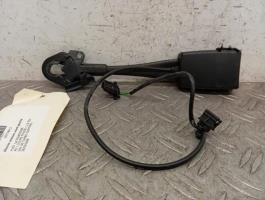Attache ceinture avant gauche