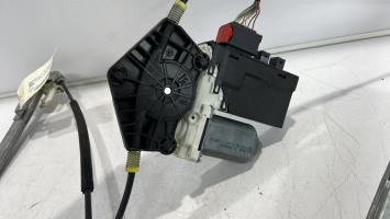 Leve vitre electrique avant droit