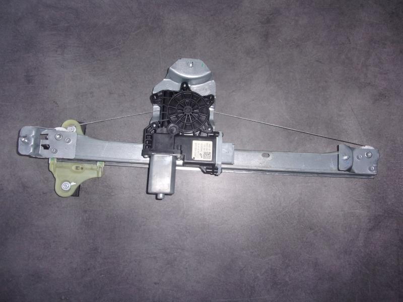 Elevalunas eléctrico delantero izquierdo