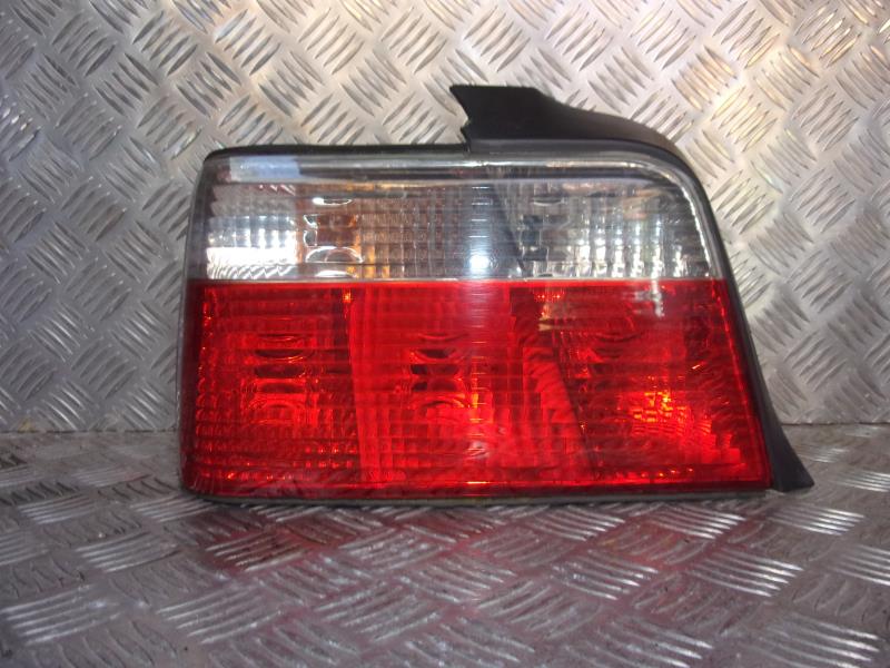 Fanale posteriore principale sinistro (luci)