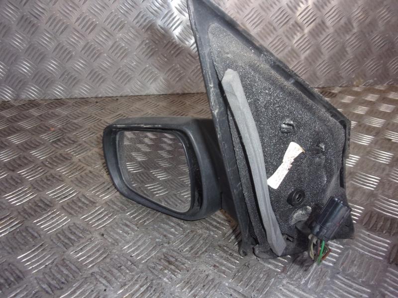 Retrovisor izquierdo