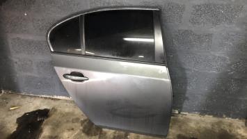 Puerta trasera derecha