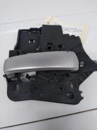 Poignee interieur porte laterale droite
