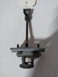 Tirant de porte avant gauche