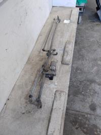 Moteur essuie glace avant