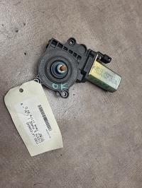 Moteur leve vitre avant droit