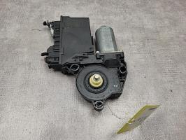 Moteur leve vitre avant droit