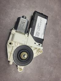 Moteur leve vitre avant droit