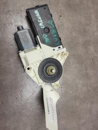 Moteur leve vitre avant droit