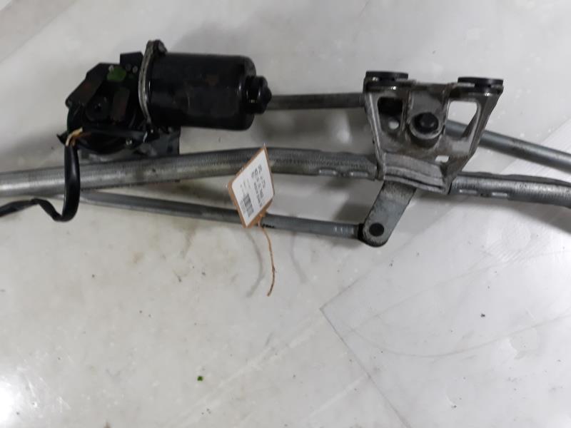 Moteur essuie glace avant