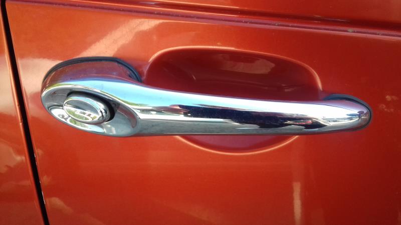 Poignee porte avant droit