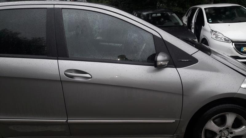 Porte avant droit
