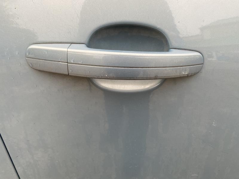 Poignee porte avant droit