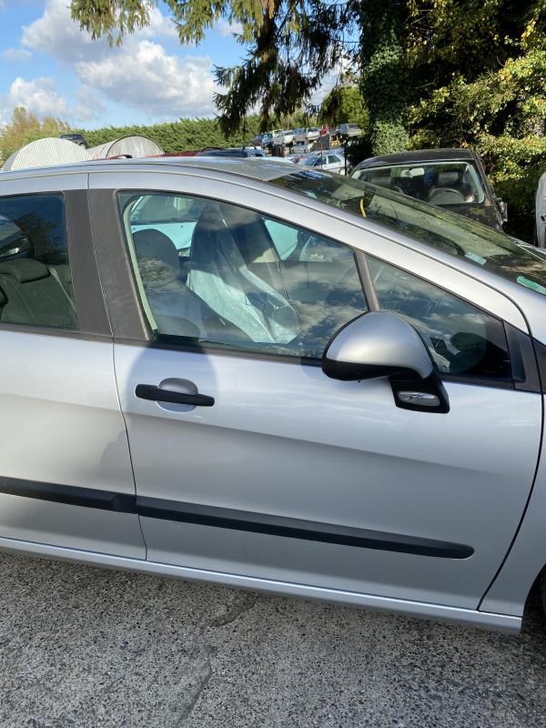 Porte avant droit