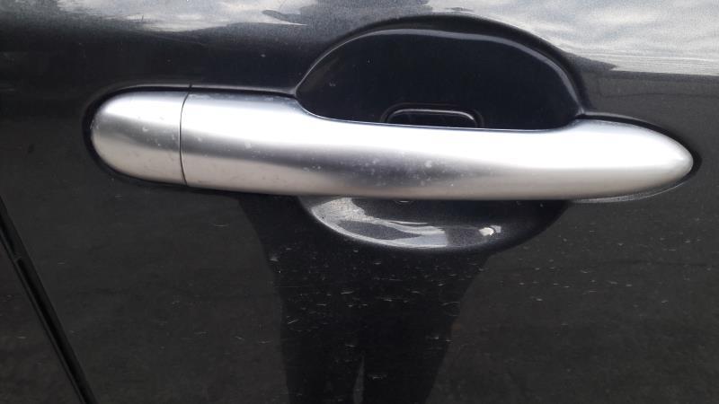 Poignee porte avant droit
