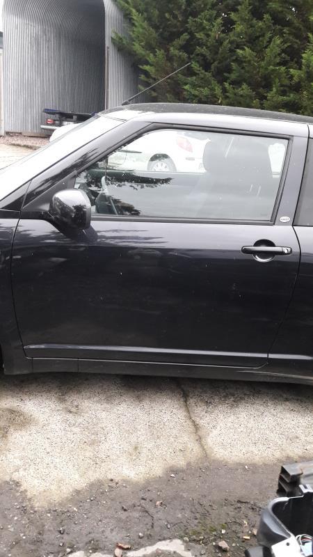 Porte avant gauche