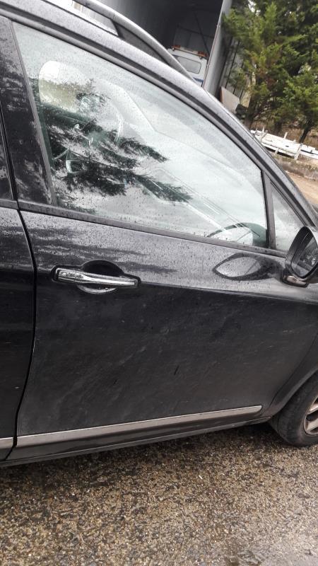 Porte avant droit