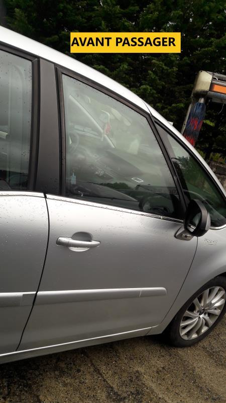 Porte avant droit