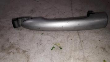 Poignee porte avant gauche