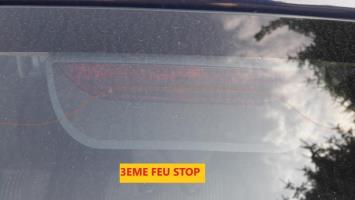 Feu arriere stop central