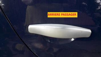 Poignee porte arriere droit