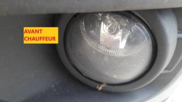 Anti brouillard gauche (feux)