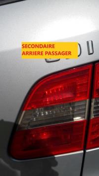 Feu arriere secondaire droit (feux)