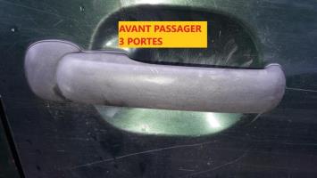Poignee porte avant droit