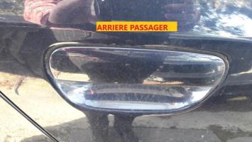 Poignee porte arriere droit