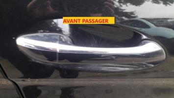Poignee porte avant droit