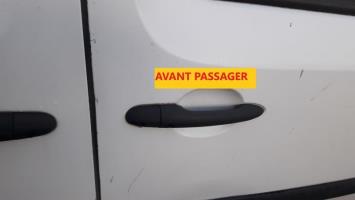 Poignee porte avant droit
