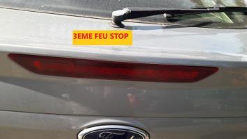 Feu arriere stop central