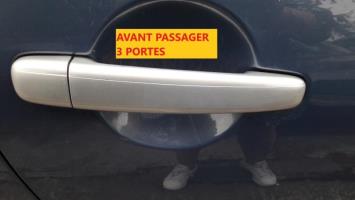 Poignee porte avant droit