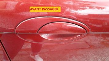 Poignee porte avant droit