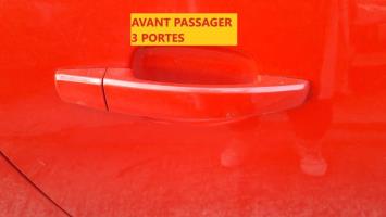Poignee porte avant droit