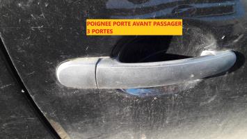 Poignee porte avant droit