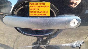 Poignee porte avant gauche