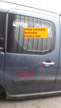 Porte laterale droit