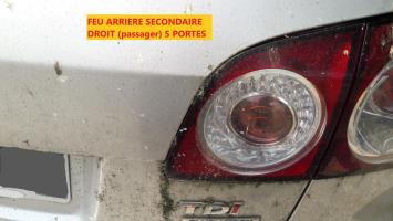Feu arriere secondaire droit (feux)