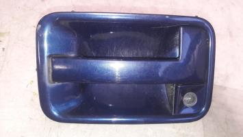 Poignee porte avant gauche