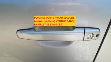 Poignee porte avant gauche