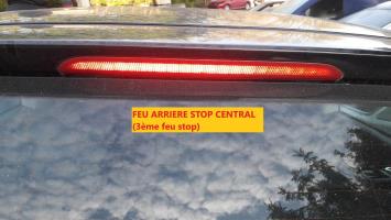 Feu arriere stop central