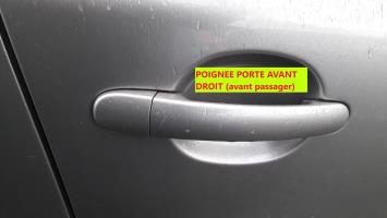Poignee porte avant droit