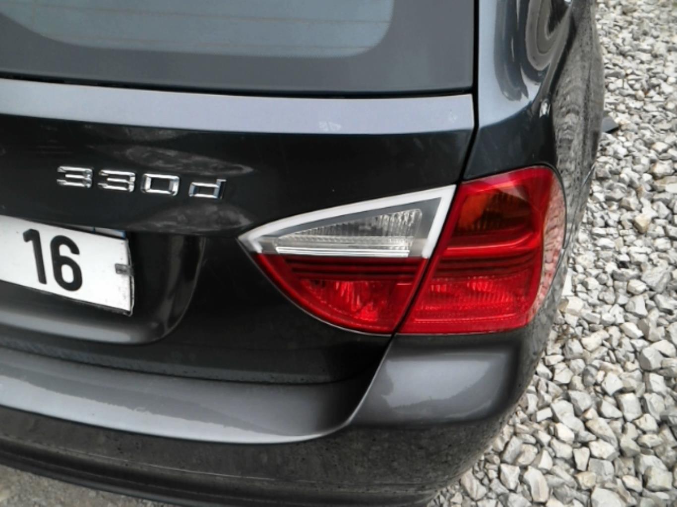 Feu arriere secondaire droit (feux)