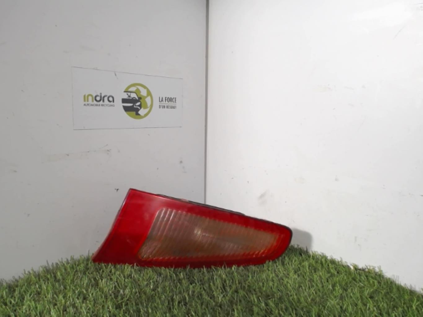 Feu arriere secondaire droit (feux)